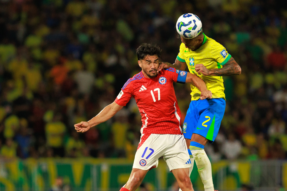 马尔提尼摄, 新华社发