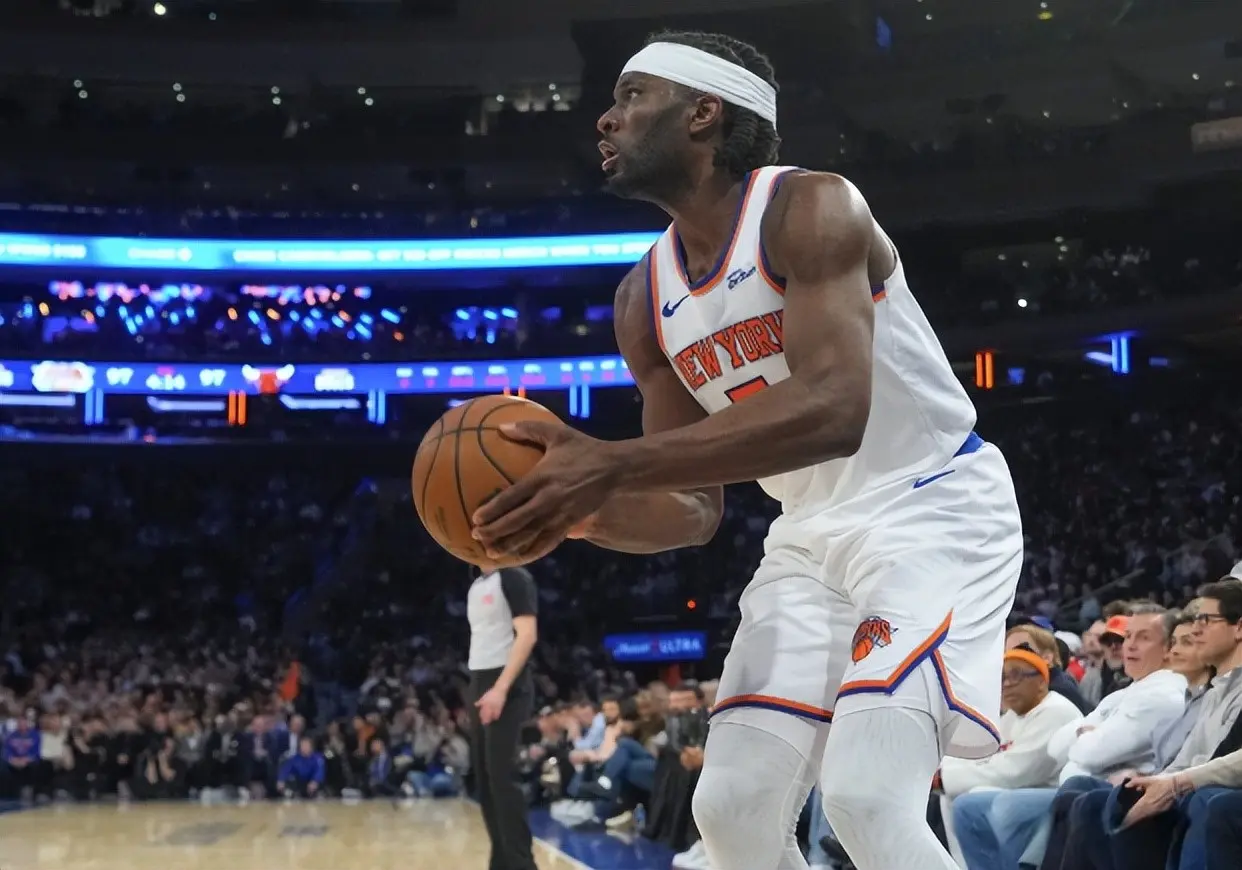 深记者Ya, 篮板 深记者Ya, 篮板