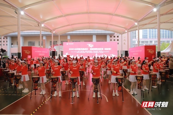 众阵阵掌声, 起来, 促进体育与