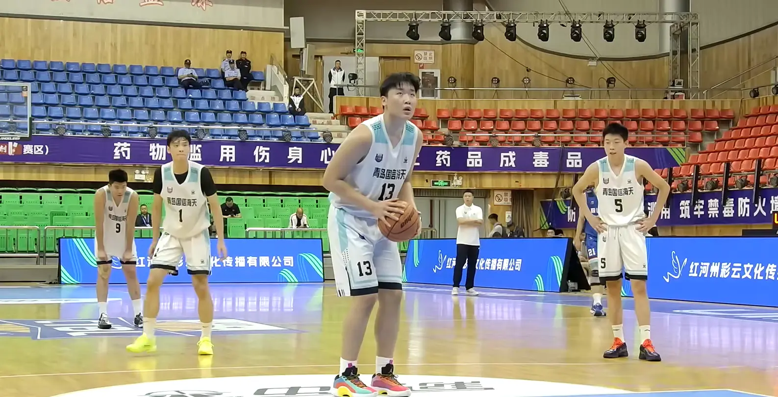 何昶玮空砍, 在护筐层面 何昶玮空砍, 在护筐层面