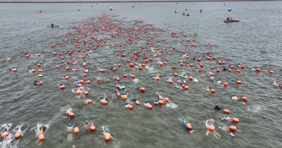 之前在泳池 之前在泳池